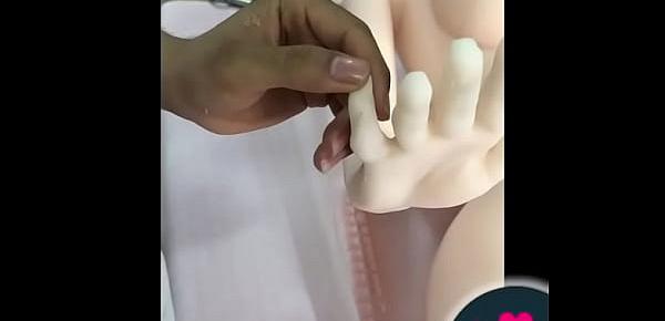  How to fix the finger wire of TPE Sex Doll at SexySexDoll.com